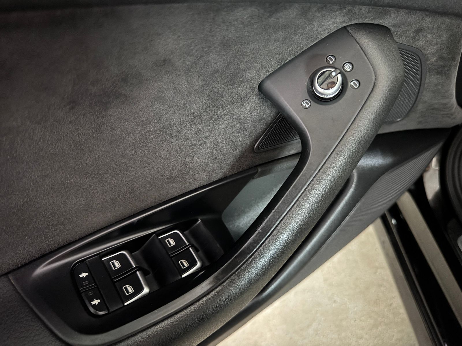 Fahrzeugabbildung Audi A6 3.0 TDI QUATTRO SPORT MOTORSOUND NAVI ACC LED