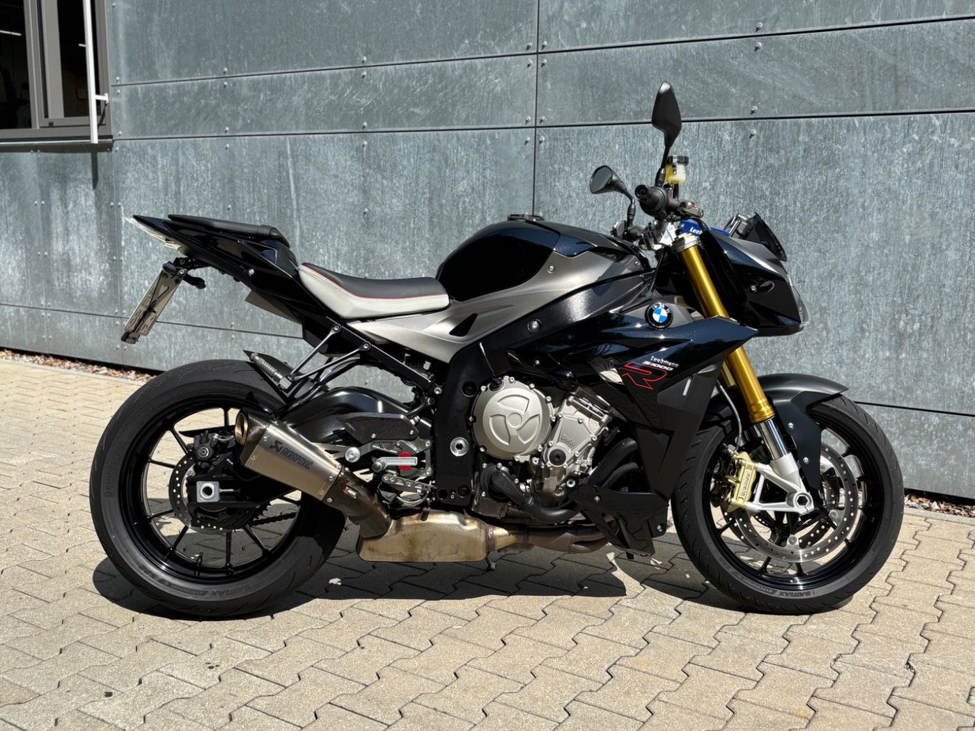 Fahrzeugabbildung BMW S 1000 R Sport- und Dynamik Paket Akrapovic, Frä