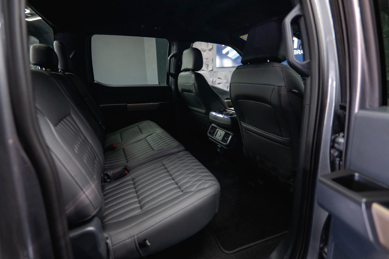 Fahrzeugabbildung Ford F150 5.0L V8 4x4 Offroad SuperCrew RAPTOR 19%