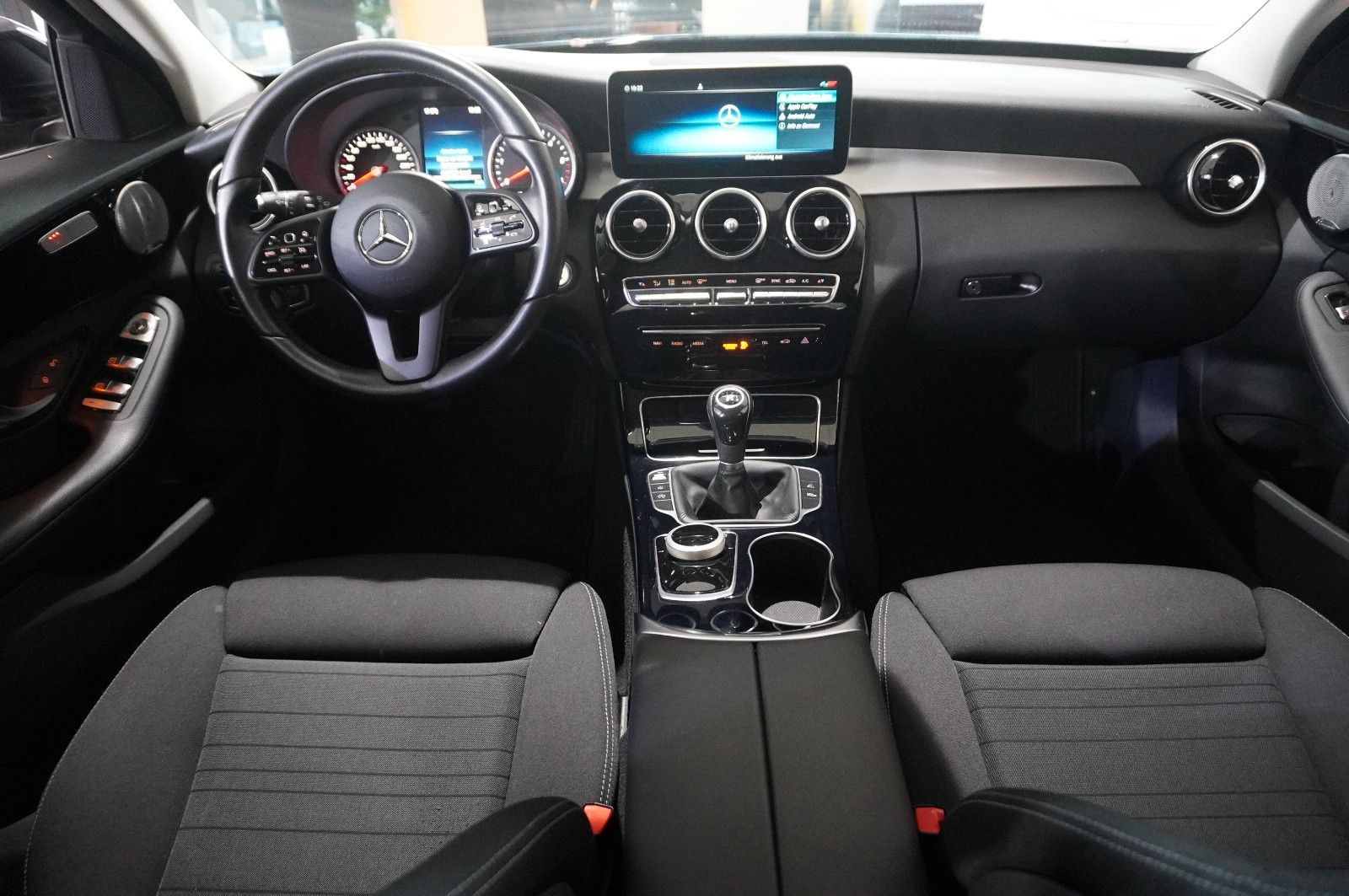 Fahrzeugabbildung Mercedes-Benz C 200D T BUSINESS NAVI/LED/KAMERA/SH/BURMESTER