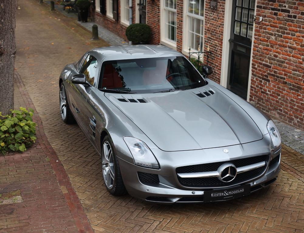 Mercedes-Benz SLS AMG