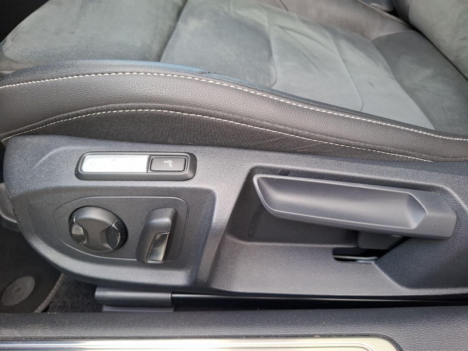 Fahrzeugabbildung Volkswagen Arteon SB TSI R-Line DSG LED Navi AID Pano Harma