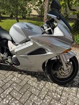 Honda Vfr 800  - SPORTTOURER VON 81 BIS 125 CCM