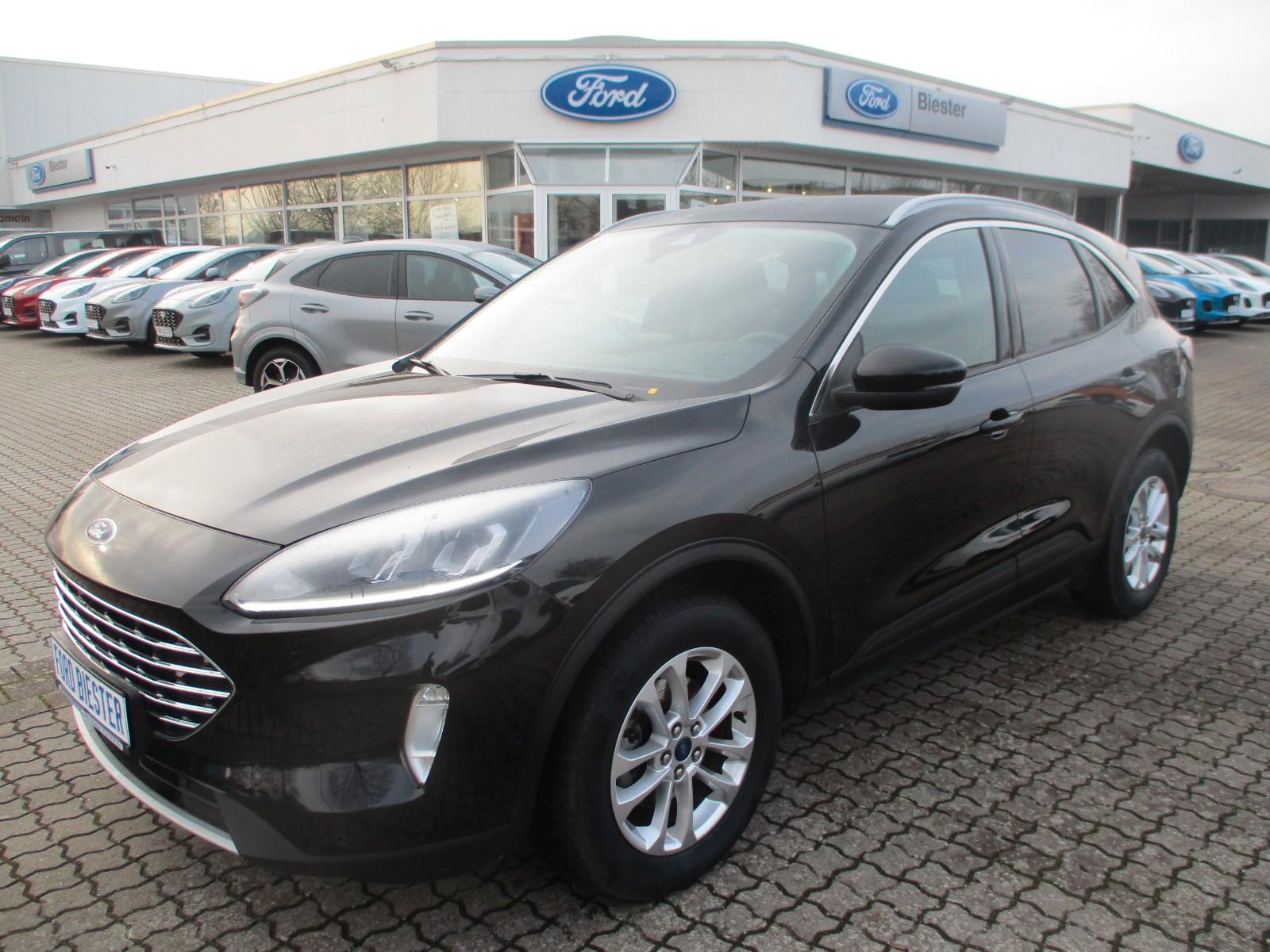 Ford Kuga Titanium NAVI + Kam + Park Assist + ACC