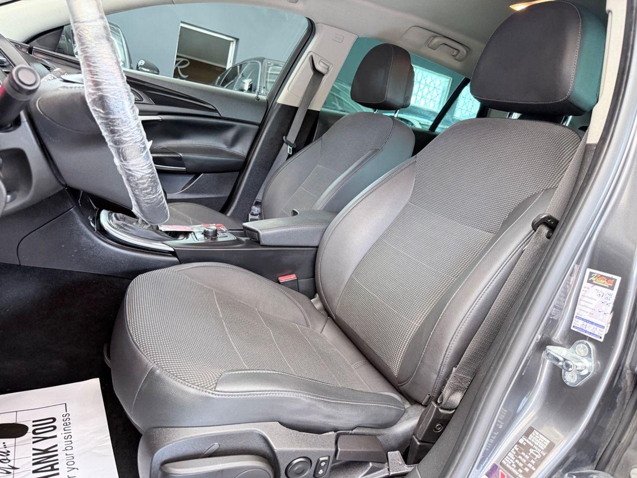 Opel Insignia 2010 — photo 11