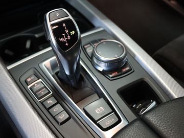 BMW X5 40d M-Paket Pano H&K LED STHZ 360K 20Alu