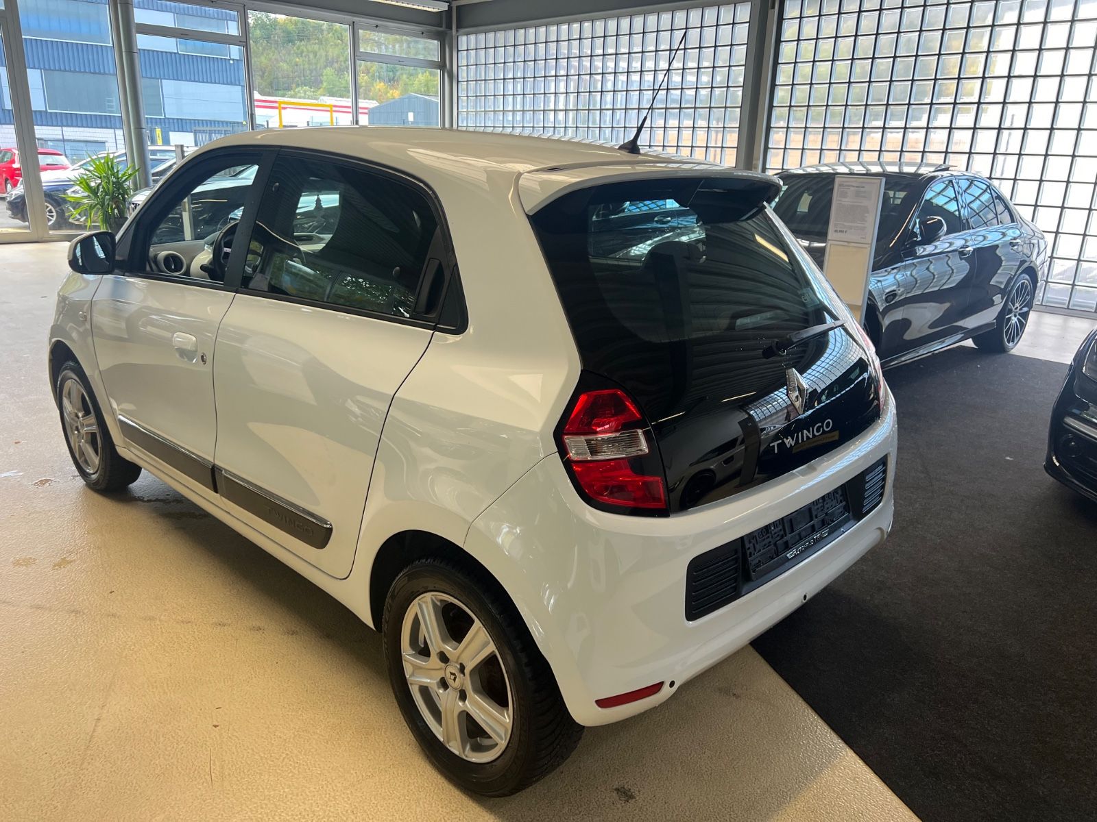 Fahrzeugabbildung Renault Twingo Intens*Spurhalte*PDC*Sitzheizung*