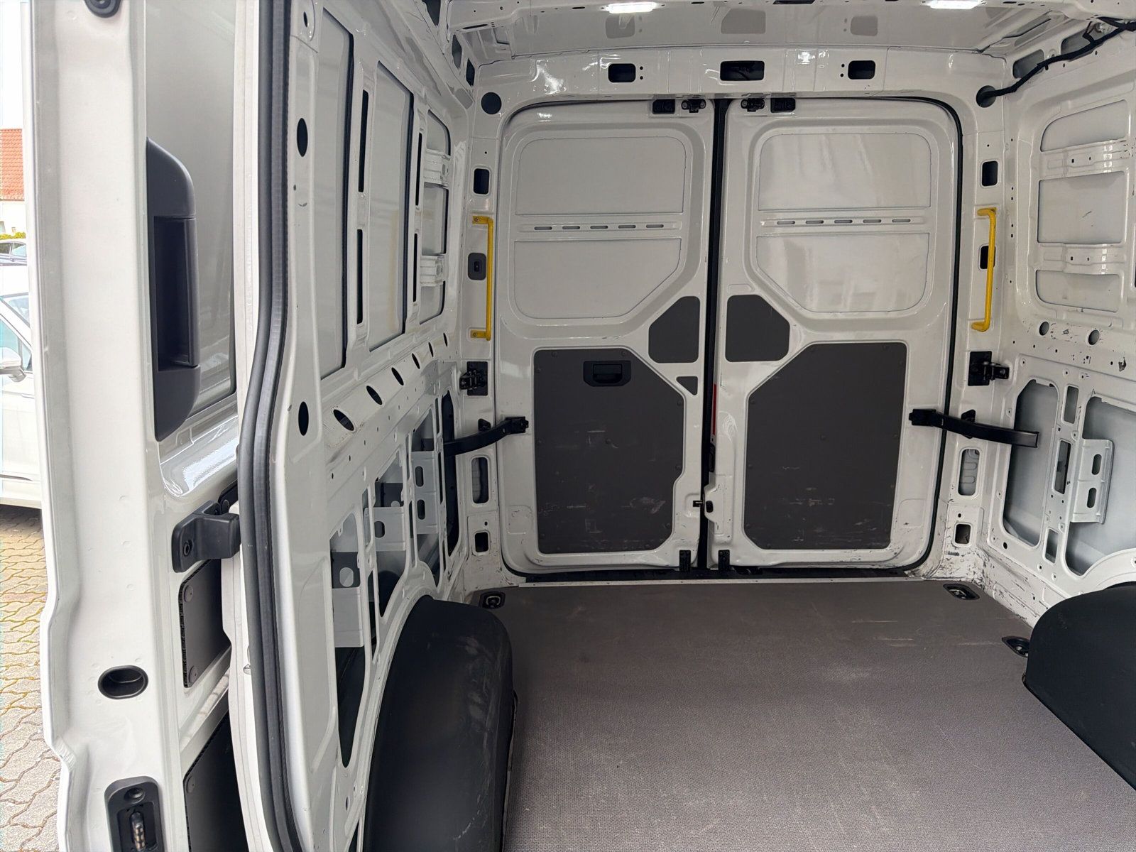 Crafter Kasten 35 mittellang FWD Klima AZV