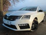 Skoda Octavia Combi RS 230 Columbus Manual Moon-Weiss - Skoda: Columbus