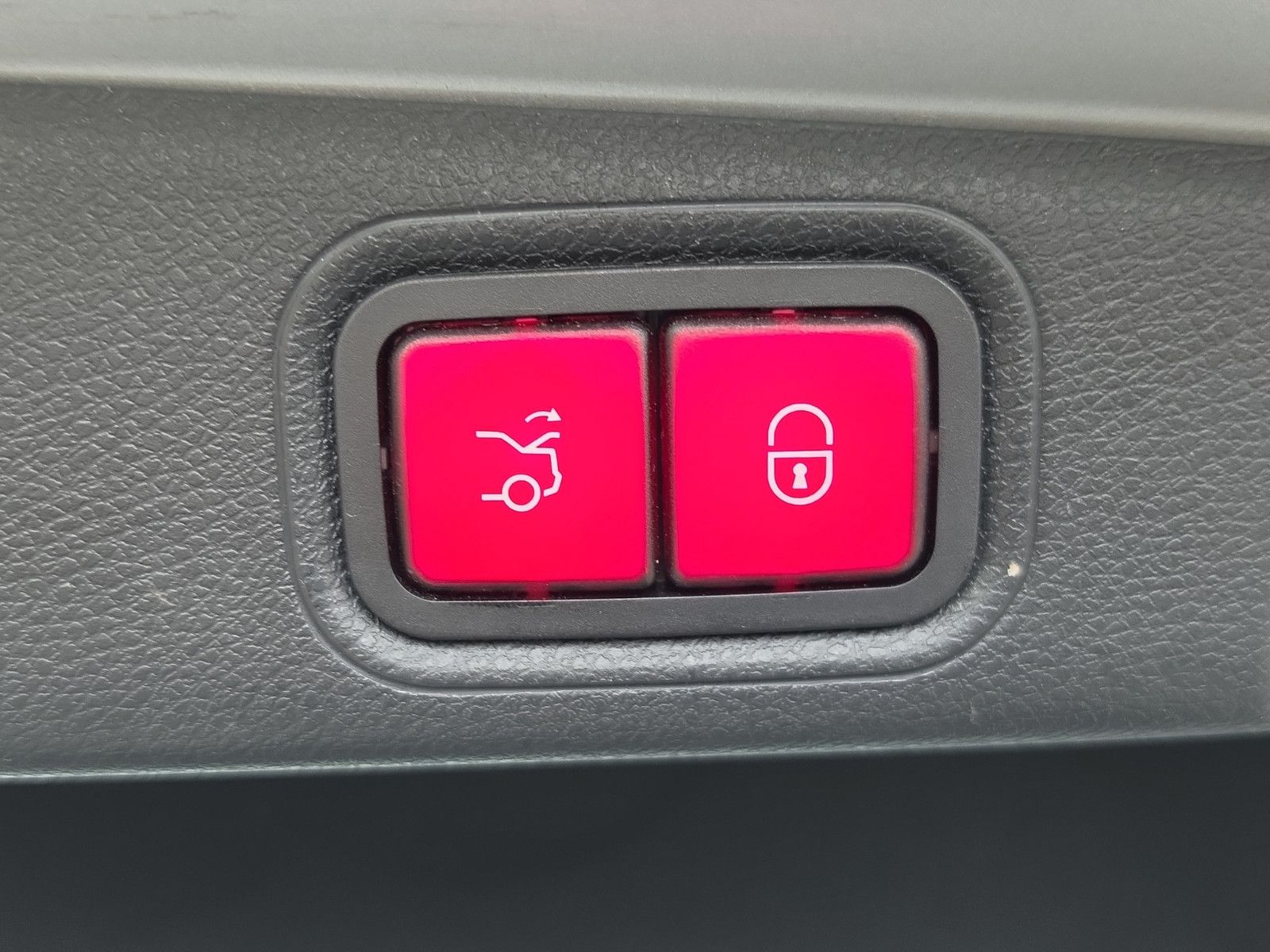 Fahrzeugabbildung Mercedes-Benz E 350 E Limousine Avantgarde Aus 1.Hand