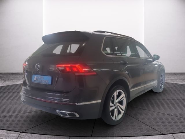 Fahrzeugabbildung Volkswagen Tiguan 1.5 TSI DSG R-Line NAV AHK KAMERA FRONTSC