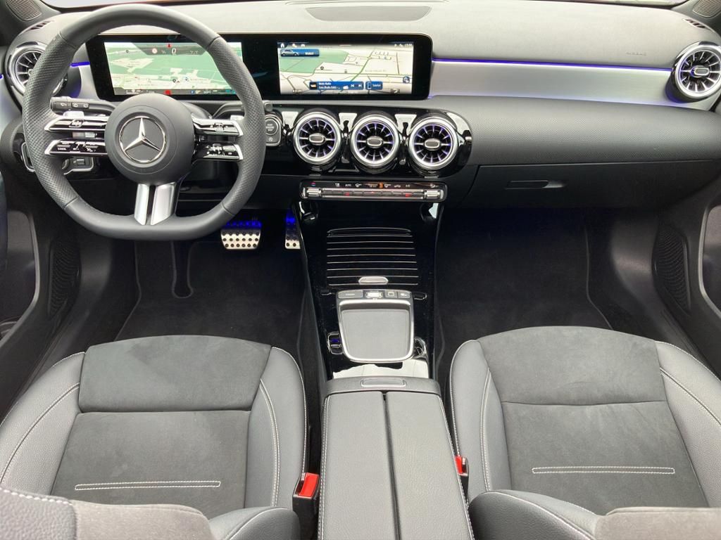 Fahrzeugabbildung Mercedes-Benz A 180 AMG*NIGHT*PANO*MULTIB*AHK*KAM*LENKR.-HEIZ