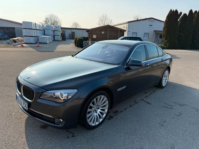 BMW 750i xDrive KD+HU NEU*HUD*SHZ*KEYLESS*SCHÖN