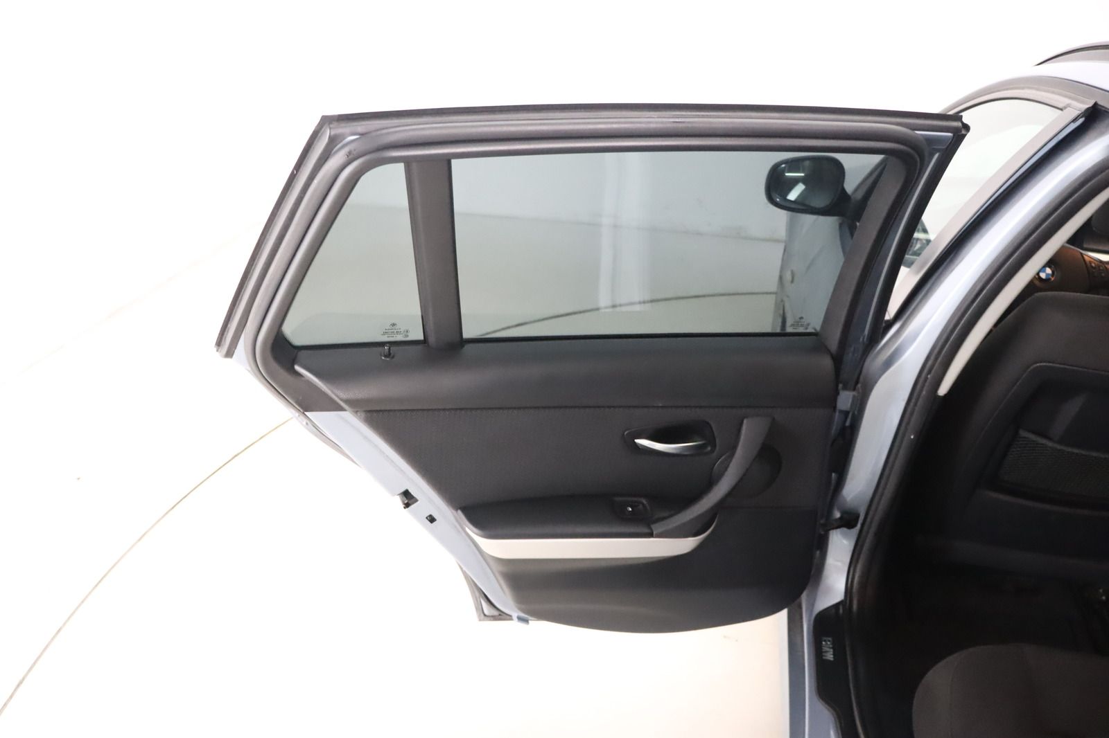 Fahrzeugabbildung BMW 320 d Touring *Panoramadach