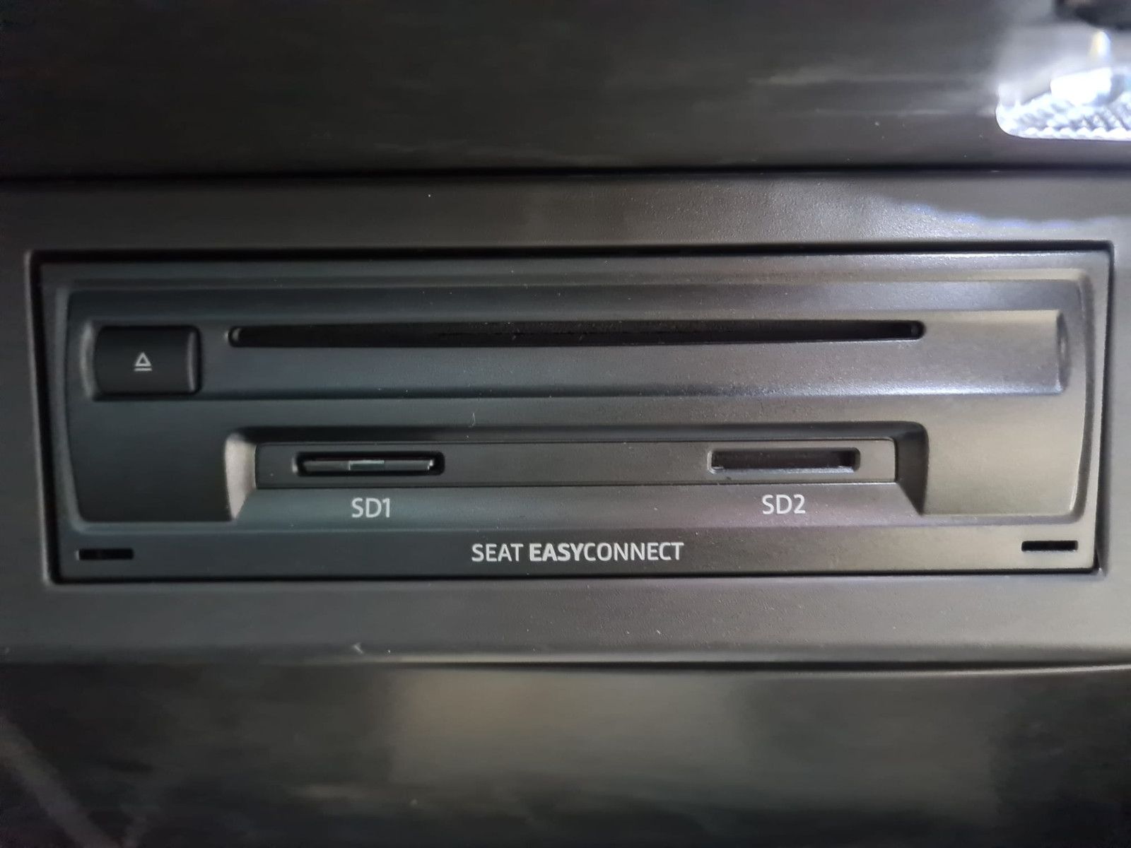 Fahrzeugabbildung SEAT Leon Style / 1. HAND / SCHEKCHEFT / GARANTIE