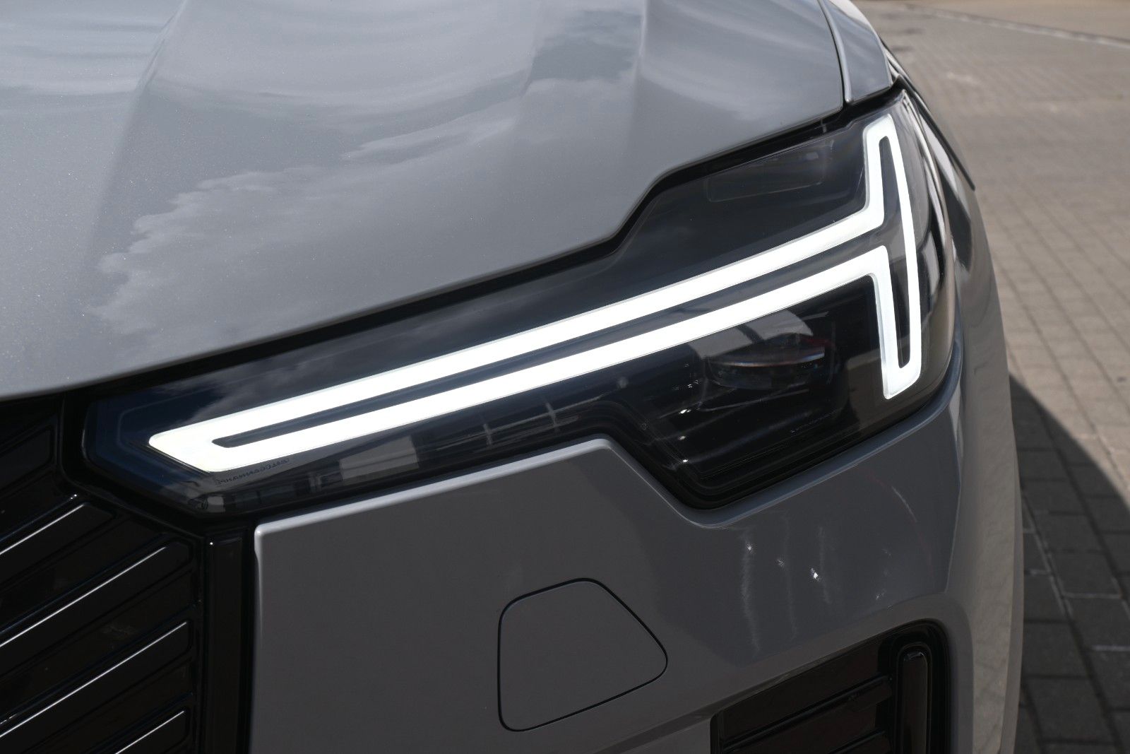 Fahrzeugabbildung Volvo XC90 T8 AWD Plus Dark*PANO*360°*HuD*H&K*ACC