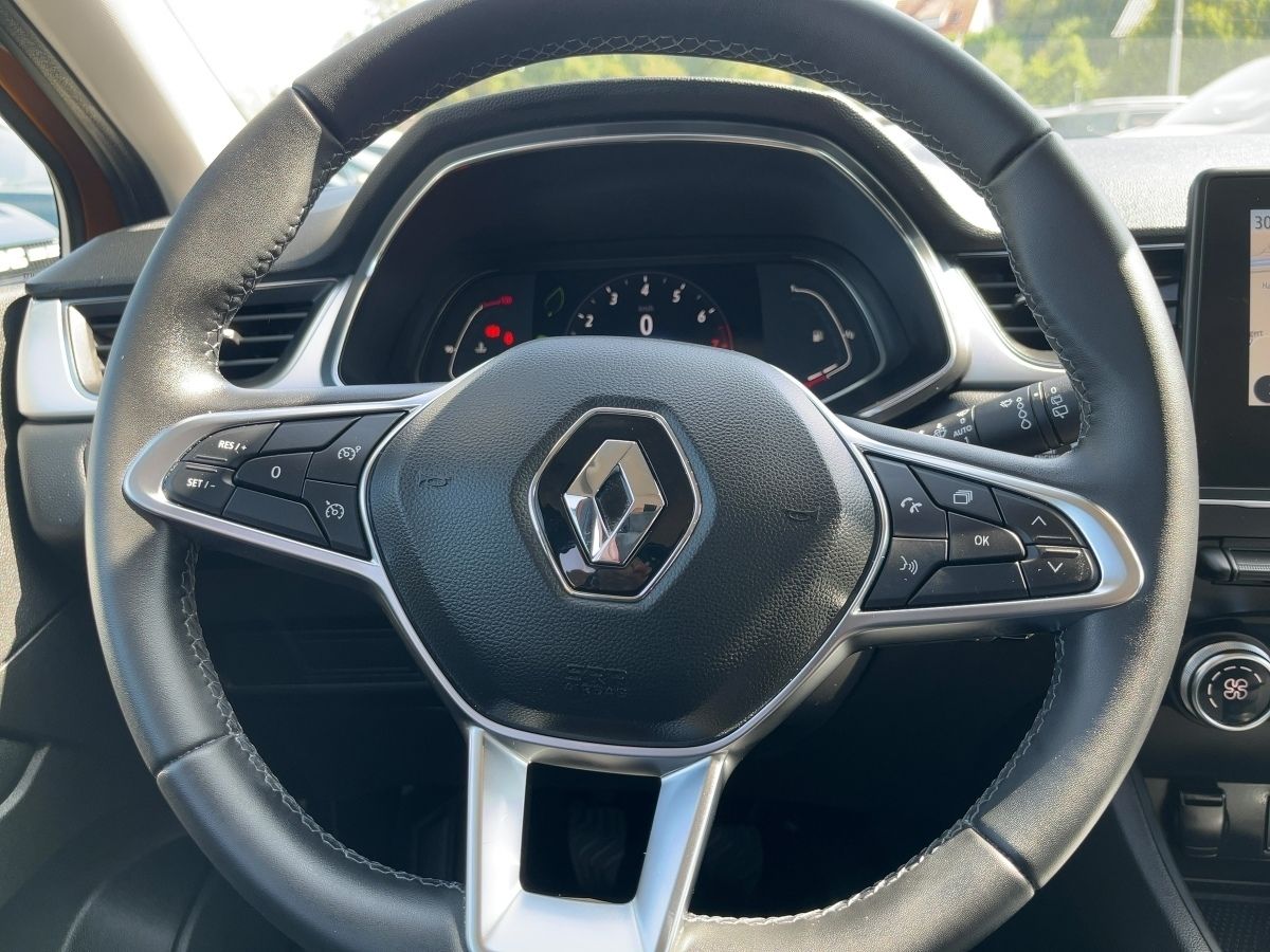Fahrzeugabbildung Renault Captur INTENS TCe 90 - mit KI generiert/bearbeitet