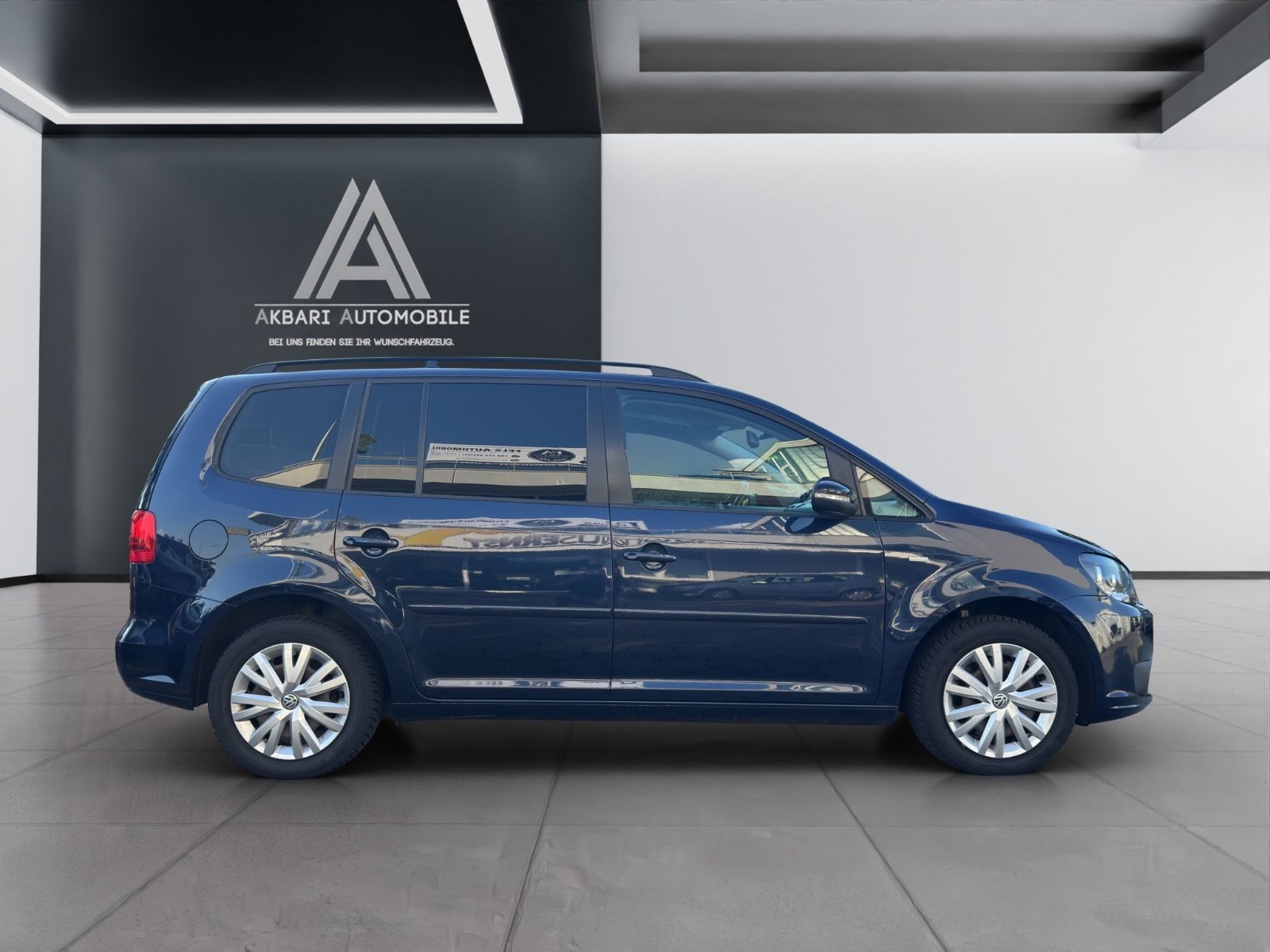 Fahrzeugabbildung Volkswagen Touran Match*7Sitzer*6*Gang*Steuerkette*Neu