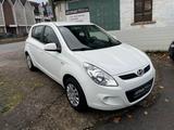 Hyundai i20 Classic /1.Hand /Klima /AHK /Allwetterreifen - gebrauchte Hyundai i20 aus dem Jahr 2011