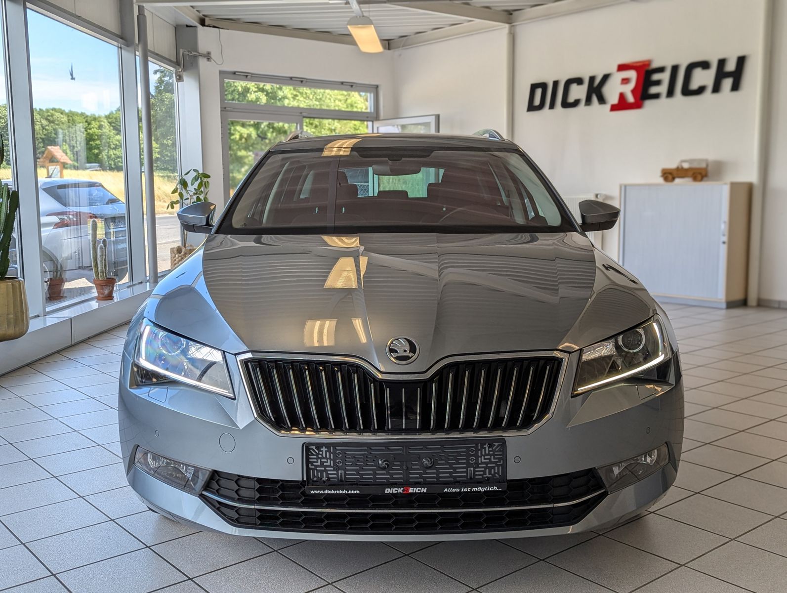 SKODA Superb 1.8 TSI Ambition Bi-Xen SHZ Tempomat AHK - Image 2