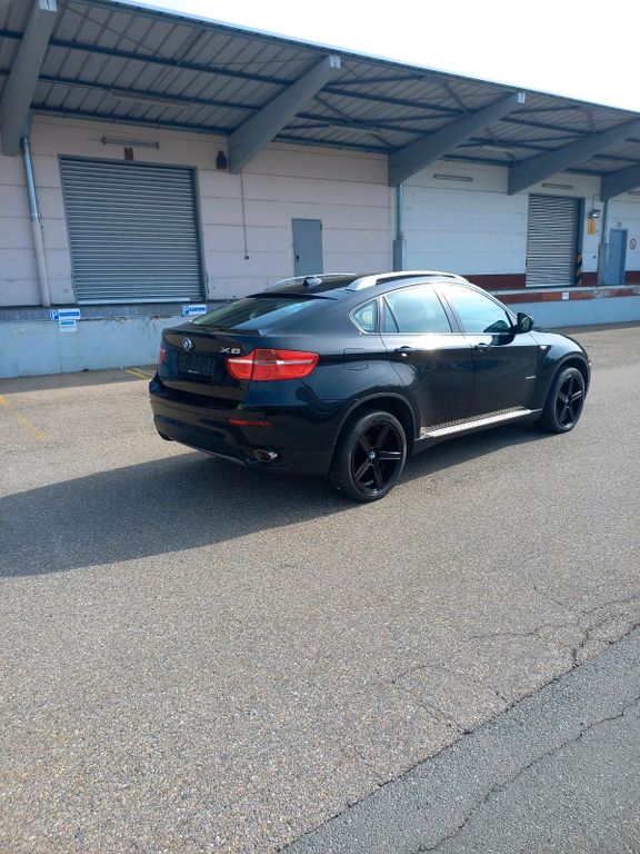 Image of BMW X6