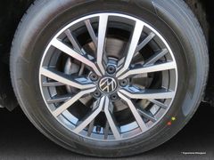 VW Tiguan 2.0 TDI Life DSG LED Navi Ahk Rfk ACC 17' VW Tiguan 2.0 TDI Life DSG LED Navi Ahk Rfk ACC 17'