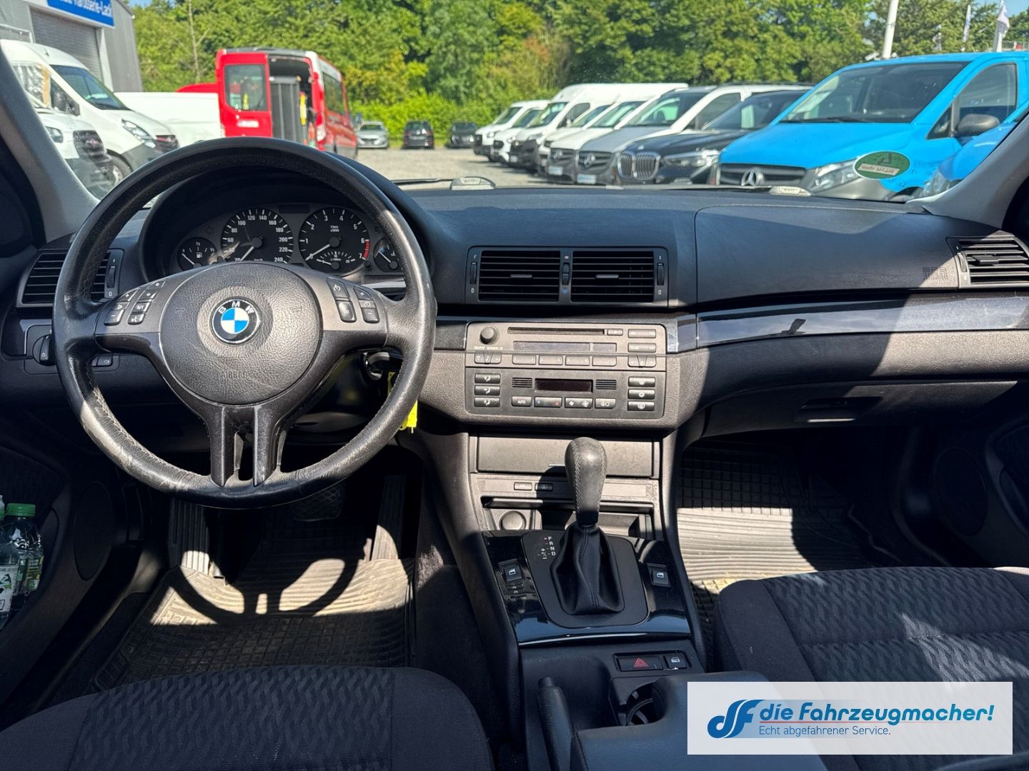 Fahrzeugabbildung BMW 318 i Klimaautom SD PDC Alu Sportfahrwerk Multif