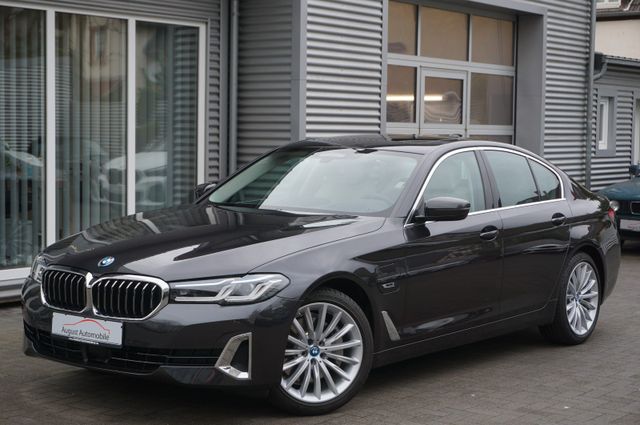 BMW 530e Luxury Line LiCockPr DrAsPr ParkAs HUD Glas