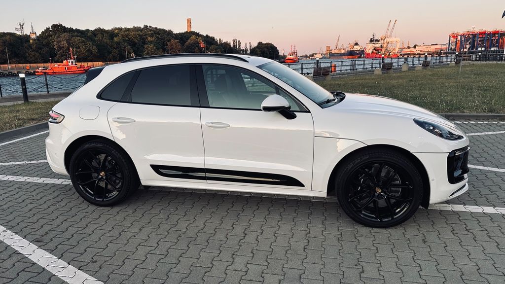 PORSCHE Macan 2024