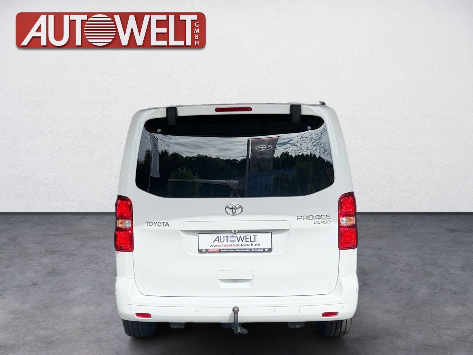 Fahrzeugabbildung Toyota Proace Verso 2.0 D-4D L1 Team D. 8 Sitzer