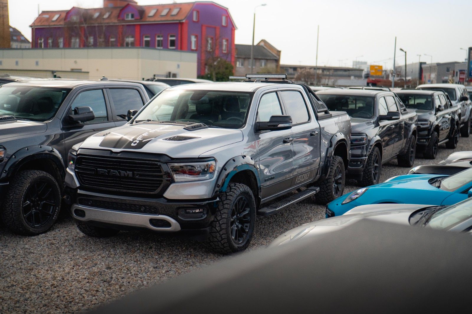 Fahrzeugabbildung Dodge RAM 5.7 V8 HEMI 4x4 NIGHT-Edition LARAMIE *LED*