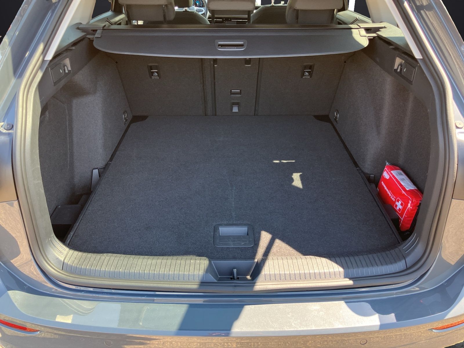 Fahrzeugabbildung Volkswagen Golf VIII Variant TDI Style DSG LEDplus Navi AID
