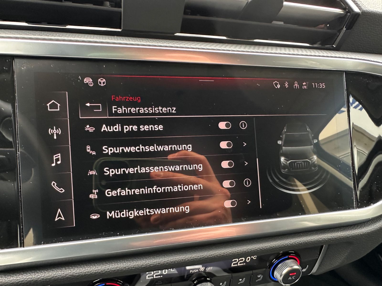 Fahrzeugabbildung Audi Q3 35 TFSI S line S Tronic Navi/ACC/SHZG/LED/PDC