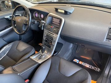 Volvo XC60 Momentum AWD *BI-XENON*PANO*NAVI*PDC*AHK*