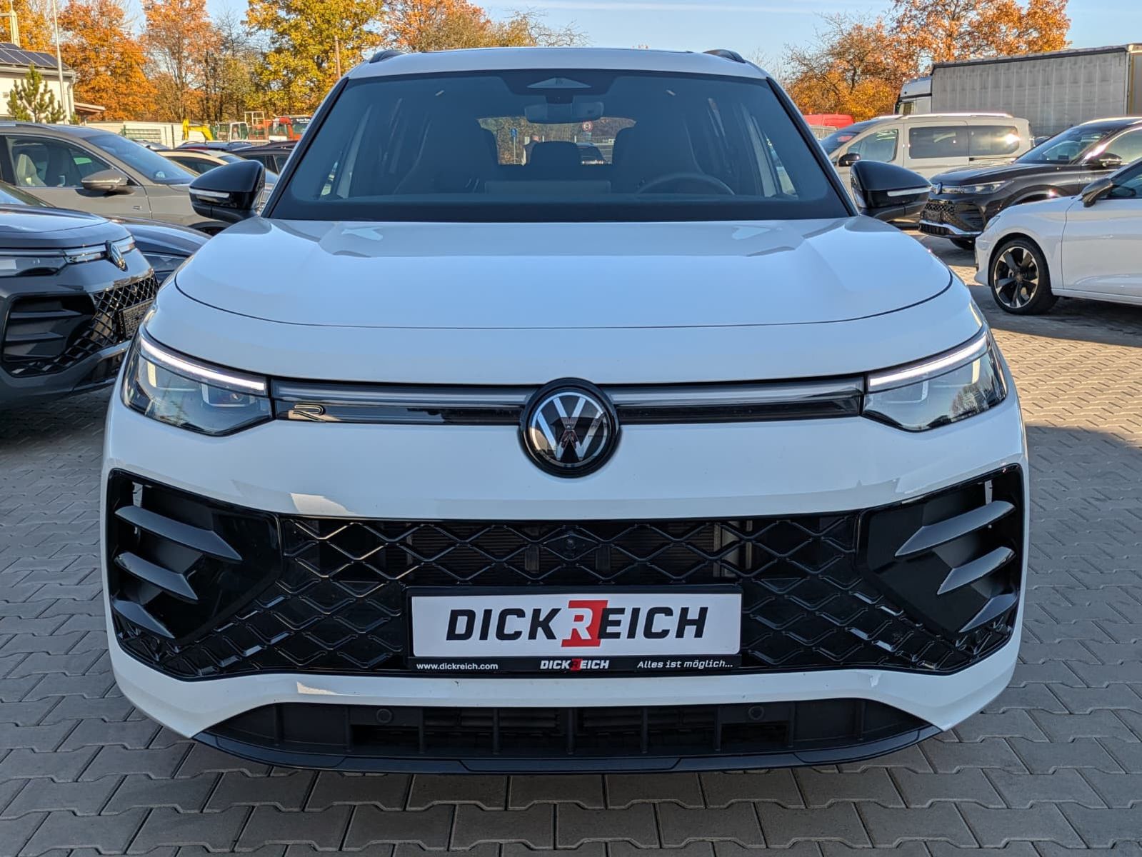 Fahrzeugabbildung Volkswagen Tayron 2.0 TDI 4M R-Line BLACK*7Si*MATRIX*PANO