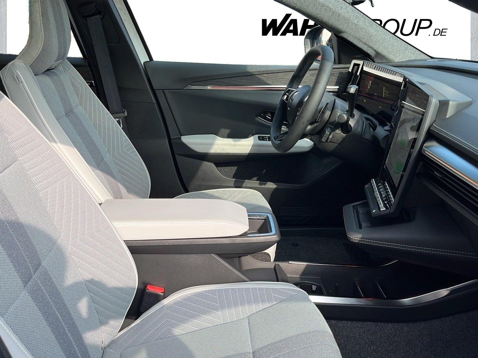 Renault Scenic E-Tech Iconic 220 Long Range