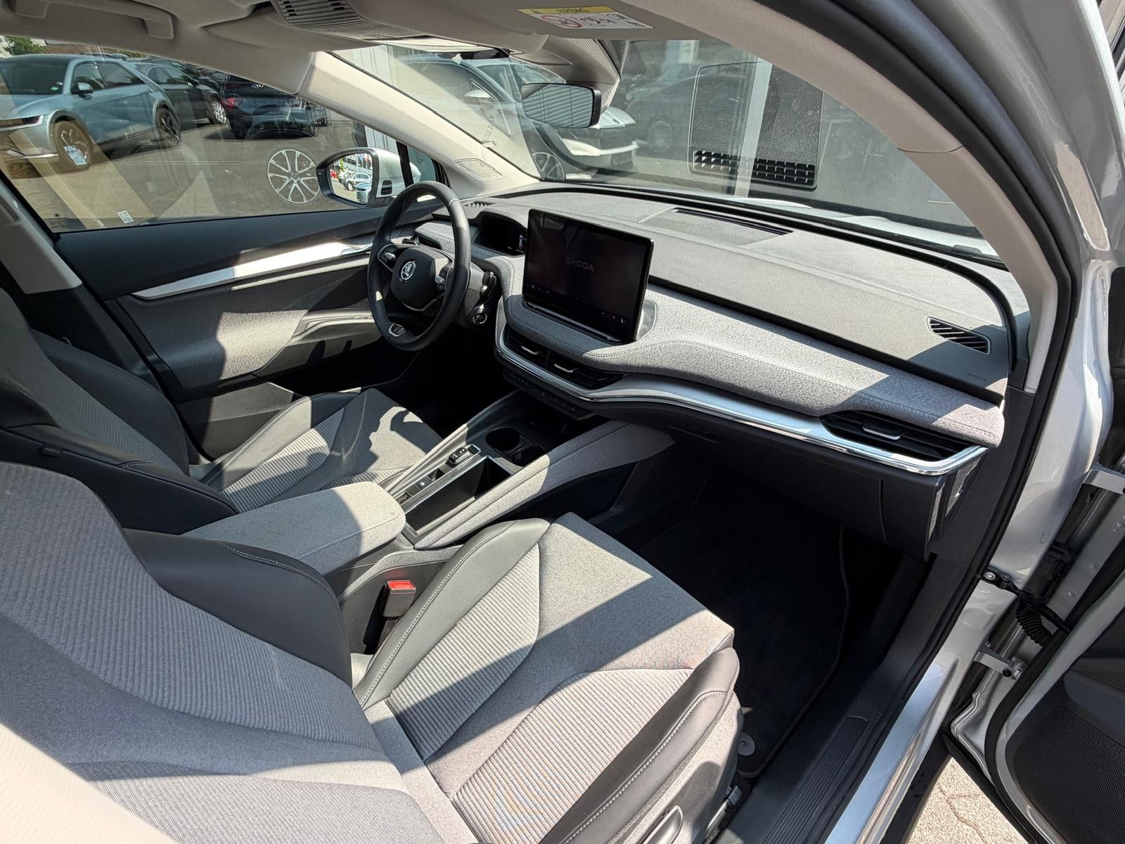 Fahrzeugabbildung SKODA Enyaq 85 4x4 Loft NAVI+LED+SHZ+KAMER+ACC+DAB+WP+