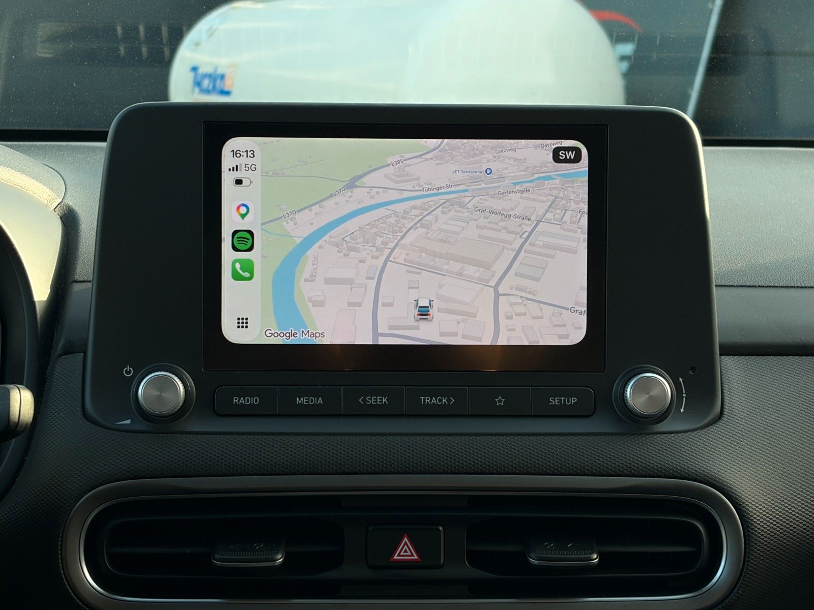 Fahrzeugabbildung Hyundai KONA E Select ACC PDC LFA LKA SHZ LHZ CarPlay