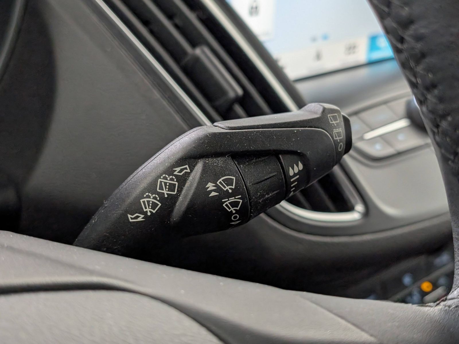 FORD C-Max 1.0 EcoBoost Cool & Connect Navi Klima SHZ – Bild 26