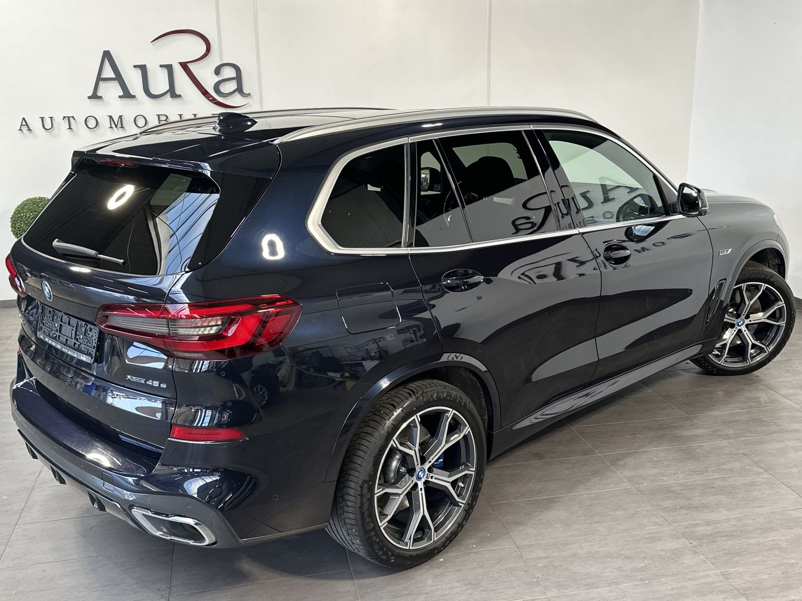 Fahrzeugabbildung BMW X5 xDrive45e M-Sport NAV+LED+PANO+360°+ACC+21ZO
