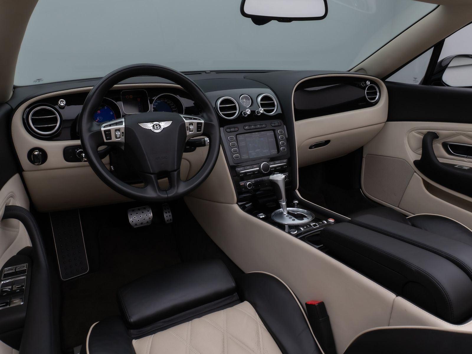 Fahrzeugabbildung Bentley Continental GTC MANSORY Speed Massage VOLL