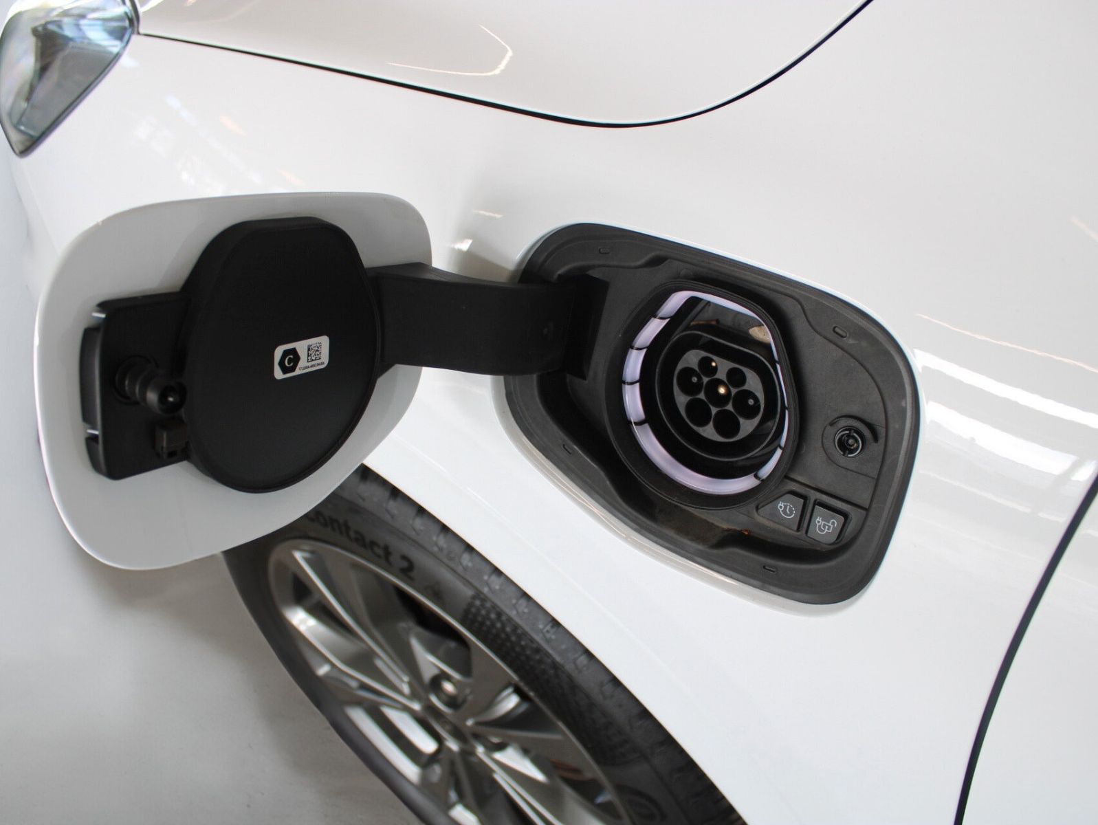 Fahrzeugabbildung Ford Kuga 2.5 PHEV ST-Line Aut. Panodach WinterPaket