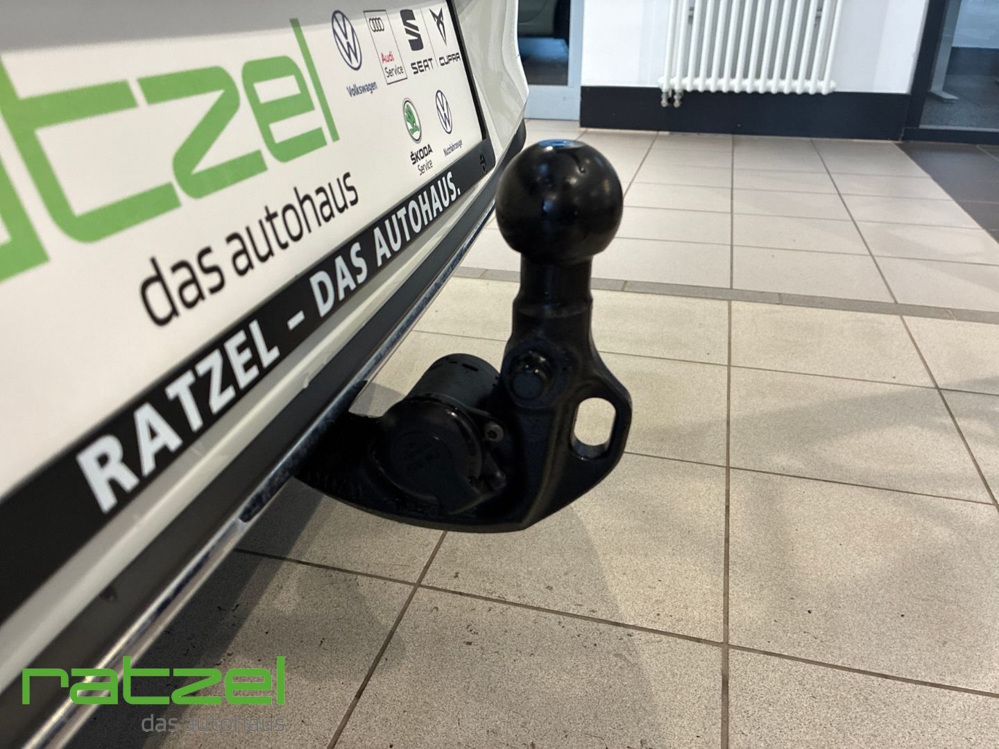 Fahrzeugabbildung Volkswagen Golf VIII 1.5 TSI Style HUD AHK Navi Memory Kame