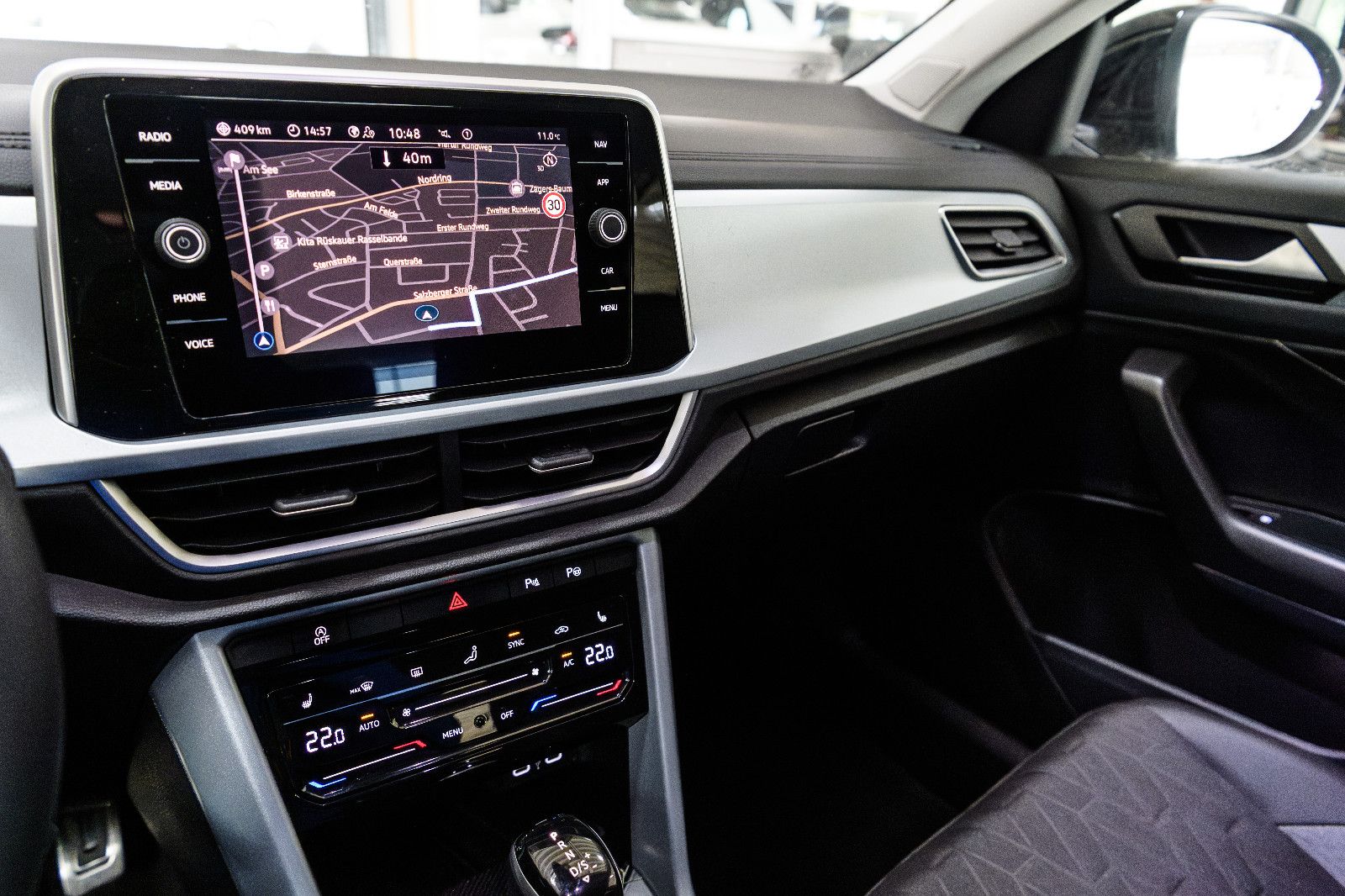 Fahrzeugabbildung Volkswagen T-Roc Goal+LED+AHK+GJR+NAVI+SHZ+AHK+ACC+