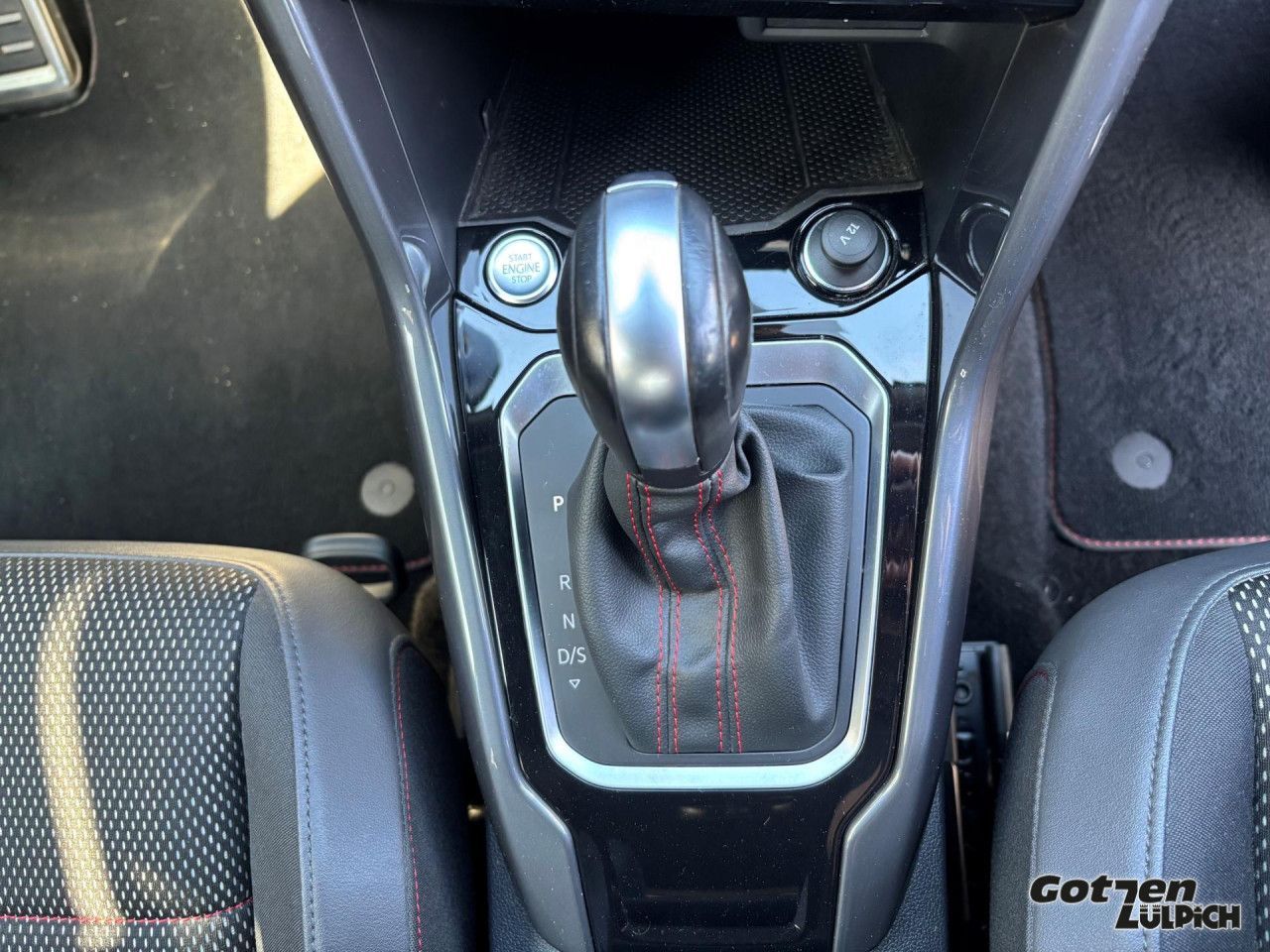 Fahrzeugabbildung Volkswagen T-Roc Sport 1.5 TSI App-Connect E-Heckklappe PDC