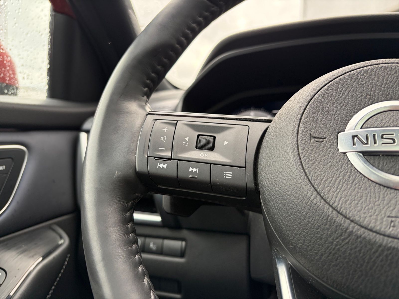 Fahrzeugabbildung Nissan Qashqai 1.3 DIG-T Tekna+*Navi*360°Kamera*Pano*