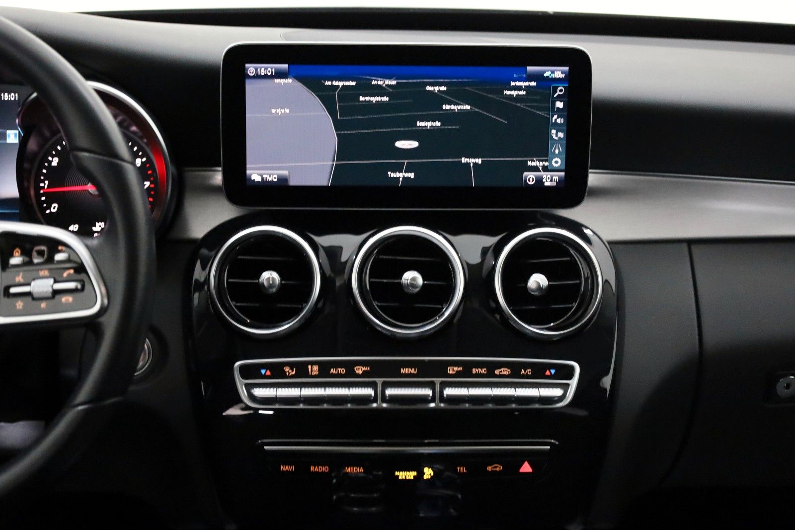 Fahrzeugabbildung Mercedes-Benz C 180 CGI T T.Leder,Navi,LED.Panorama,Kamera