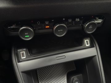 Citroën C4 1.2 PureTech 130 Max HUD+Kam.+KeyLess+LED+SHZ