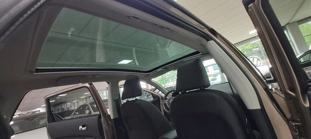 Nissan Qashqai+2 Qashqai+2 1.6 Acenta 1.HAND 7SITZ PANO PDC SCHEC