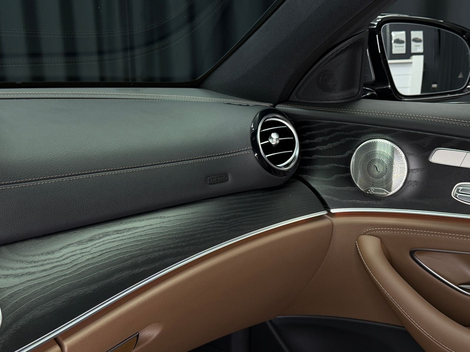 Fahrzeugabbildung Mercedes-Benz E 300 de T-Modell |BURMESTER|MULTIBEAM-LED
